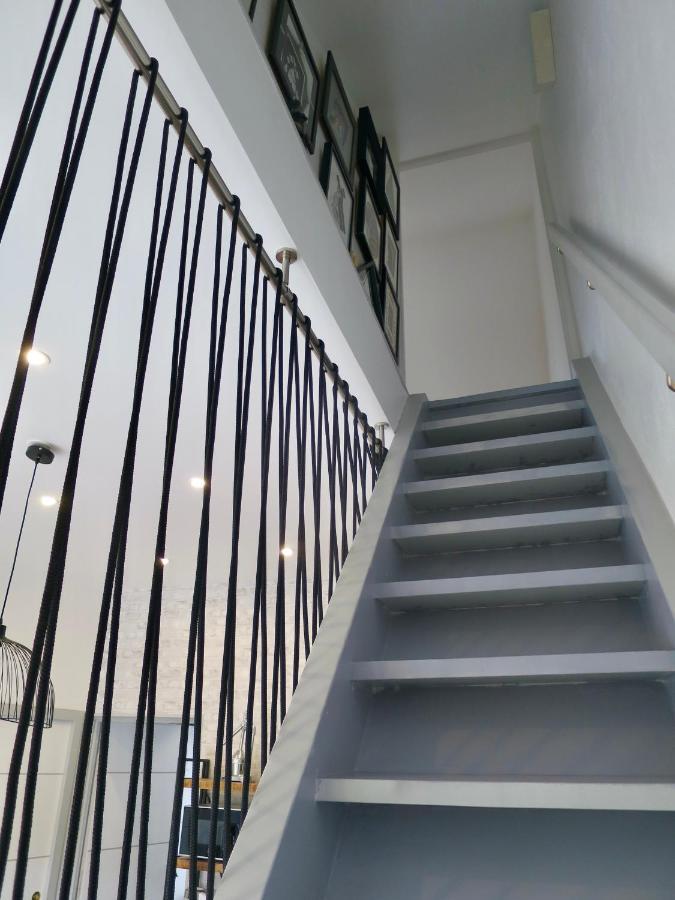 Leves Duplex Contemporain Terrasse Exterieure Parking 아파트 외부 사진